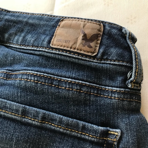 Size 8 hollister jeans - Picture 3 of 4